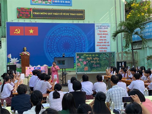 Ngày 24/10/2024 trường THCS Trường Sơn tổ chức Thao giảng cấp Quận. Môn Công nghệ 9: Định hướng nghề nghiệp - Báo cáo dự án nghề nghiệp tương lai