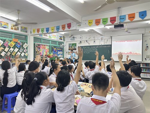 Một số hình ảnh sinh hoạt chuyên môn tuần 7_Chủ đề STEM: Trung Quốc thời phong kiến_Giáo viên thực hiện: Cô Lê Thị Hoàng Dung