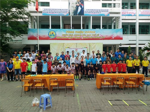 Hình ảnh trò chơi vận động do MTTQ phường 12 quận 8 phối hợp tổ chức