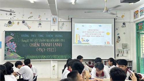 Hình ảnh tiết dạy nghiên cứu bài học_Bài Chiến tranh lạnh_GV thực hiện Đặng Thị Kim Ngân