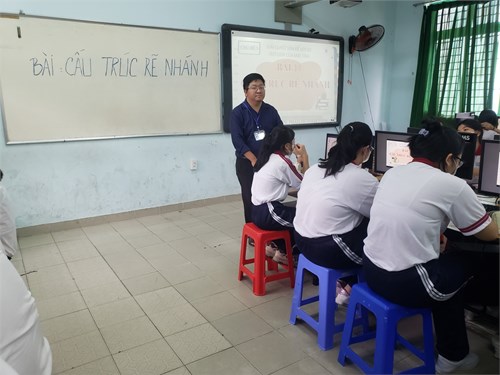 Một số hình ảnh tiết dạy NCBH môn Tin học 8_Bài dạy minh họa Cấu trúc rẽ nhánh_GV thực hiện Phan Quang Chiến