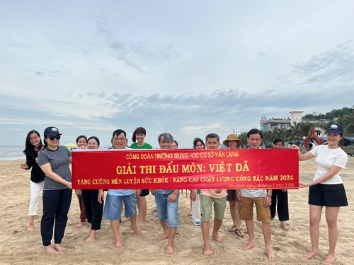 Công đoàn cơ sở trường Trung học cơ sở Văn Lang thực hiện cuộc thi Chạy việt dã tranh cúp Văn Lang