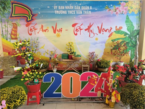 Hội thi cắm mai, đào mừng xuân Giáp Thìn 2024