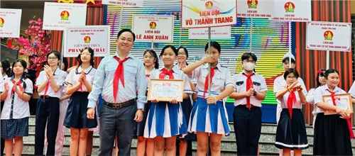 Liên đội Trường THCS Võ Thành Trang đạt giải Xuất sắc và Giải ba Nghi thức cấp Quận