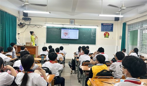 Tuyên truyền phòng chống dịch bệnh - bệnh truyền nhiễm tại lớp học NH 2024-2025