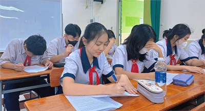 Chi Đoàn Võ Thành Trang tổ chức lớp Cảm tình Đoàn cho các em học sinh Khối 9