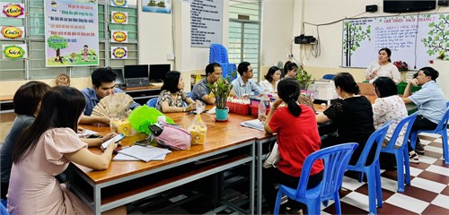 Tổ Sử-Địa-CD họp triển khai nhận xét, đánh giá và bình chọn SGK9!