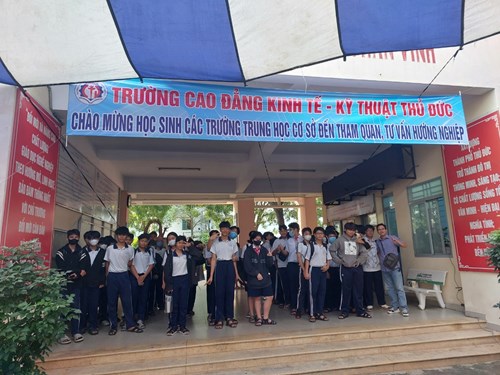 Hướng nghiệp: Tham quan trường Cao đẳng Kinh tế - Kỹ thuật