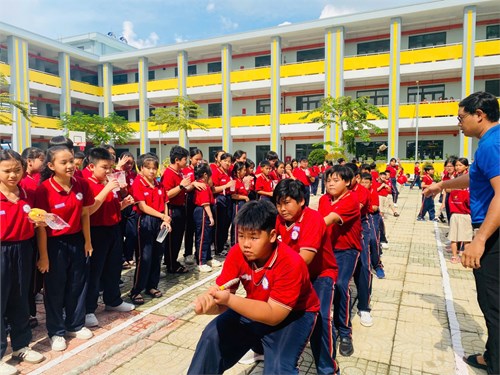 SÔI NỔI CÁC HOẠT ĐỘNG THI THỂ DỤC – THỂ THAO TẠI TRƯỜNG TiH – THCS TẠ UYÊN