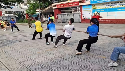 Sáng chủ nhật, ngày 16.11.2025, Trường THCS An Nhơn tham gia lễ khai mạc Đại hội Thể dục Thể thao phường An Nhơn lần thứ 1 năm 2025 - Kéo co.