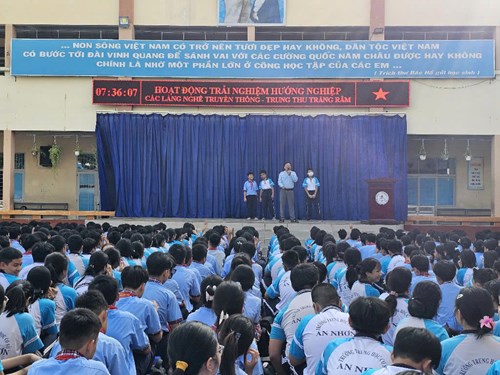 Hđtn hn làng nghề truyền - thống trung thu trăng rằm