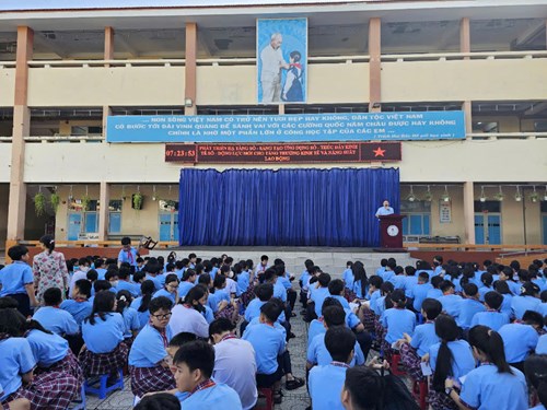 Phát triển hạ tầng số-sáng tạo ứng dụng số-thúc đẩy kinh tế số-động lực mới cho tăng trưởng kinh tế và năng suất lao động