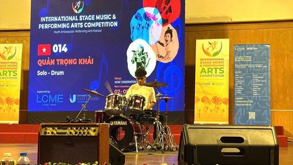 Quảng Trọng Khải lớp 9A4 THCS An Phú đạt giải vàng châu Á Stage International Music and Performing art competition