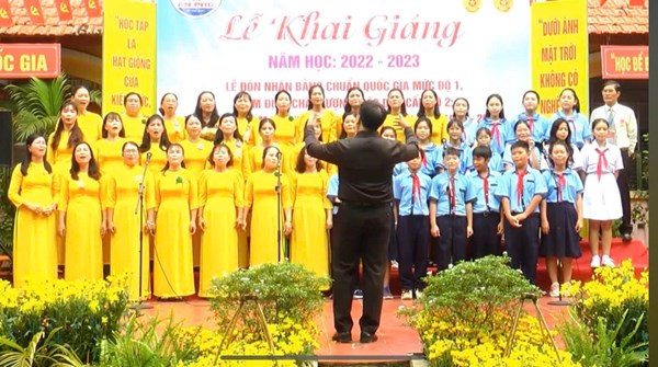 Ca khúc: An Phú ngôi trường tôi yêu; Sáng tác: Thanh Dung và Nguyễn An Đệ; TB: Ca sĩ Xuân Thuyên và Xuân Thư