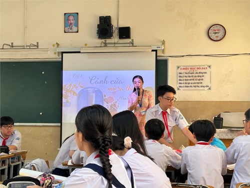 Tiết thao giảng chuyên môn cấp trường với chuyên đề  Đọc hiểu văn bản thông tin: Cánh cửa mở ra thế giới 