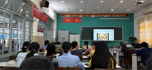 Giáo viên trường thcs bàn cờ tích cực tham gia tập huấn chính trị hè 2025