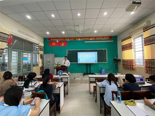 Giáo viên trường thcs bàn cờ nâng cao nhận thức chính trị năm 2025