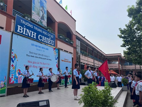 Sinh hoạt chủ điểm tháng 11 – theo bước chân những người anh hùng “nhà giáo lê thị bạch cát - nữ biệt động, nhà giáo kiên trung”