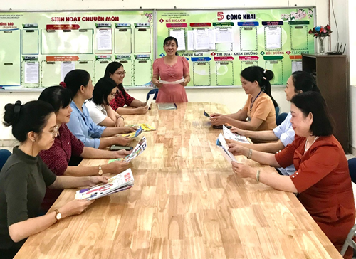 Sinh hoạt chuyên môn lần 2 tháng 01 tổ gdđp - bàn bạc và thống nhất về chuyên môn theo hướng nghiên cứu bài học