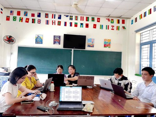 HỌP TỔ CHUYÊN MÔN TIẾNG ANH Tuần 6, Năm học 2025–2026