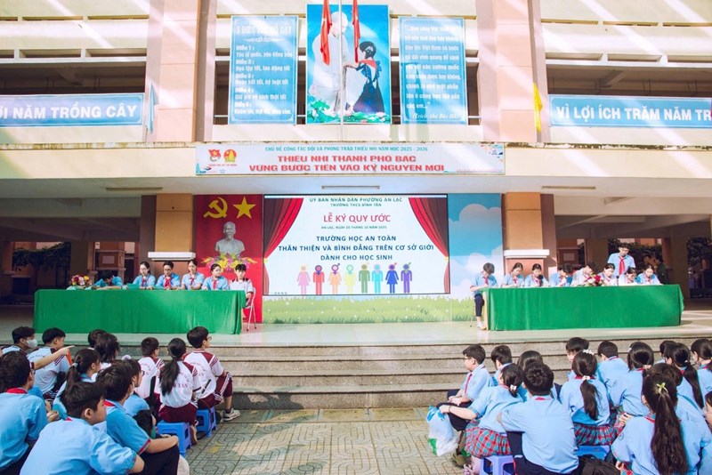 Trường thcs bình tân tổ chức tuyên truyền và ký “quy ước bình đẳng giới” trong học sinh toàn trường