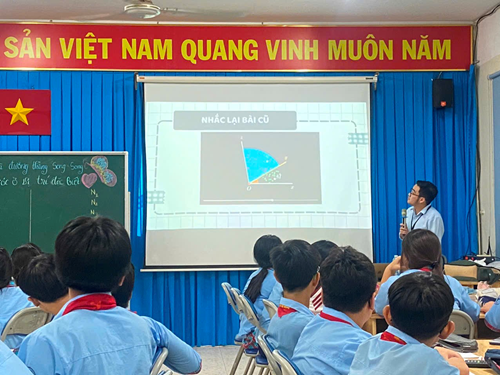 Hai góc đối đỉnh và ứng dụng vào mô hình máy bay trực thăng