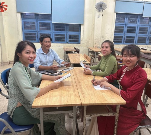 Sinh hoạt chuyên môn lần 1 tháng 11 tổ nghệ thuật