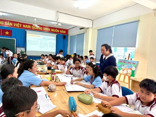 Vẻ đẹp quê hương trong tiết học đọc mở rộng: hoa bìm