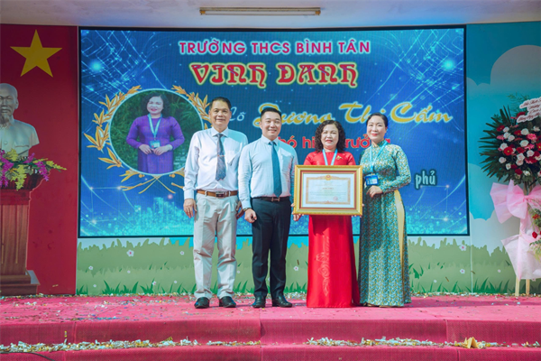 Người gieo mầm xanh  lễ kỷ niệm 43 năm ngày nhà giáo việt nam  (20/11/1982 - 20/11/2025)