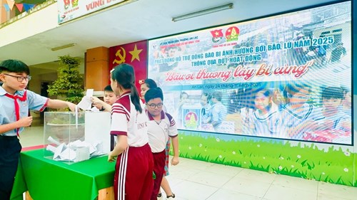 Sinh hoạt đầu tuần 12:  tri ân, sẻ chia và vinh quang tinh thần đoàn kết 