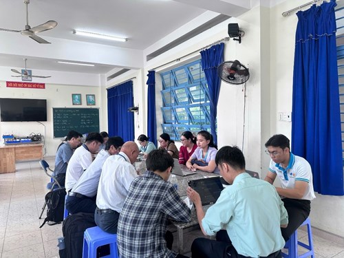 Nâng cao chất lượng dạy học từ buổi họp tổ khoa học tự nhiên lần 2 tháng 11