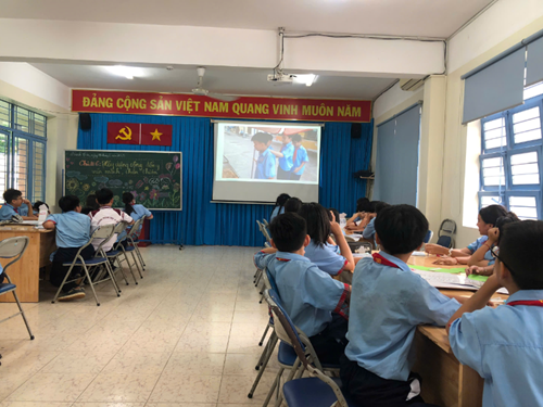 Ứng xử trước hành vi thiếu văn minh