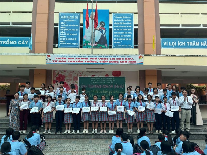 Sinh hoạt dưới cờ tuần 26