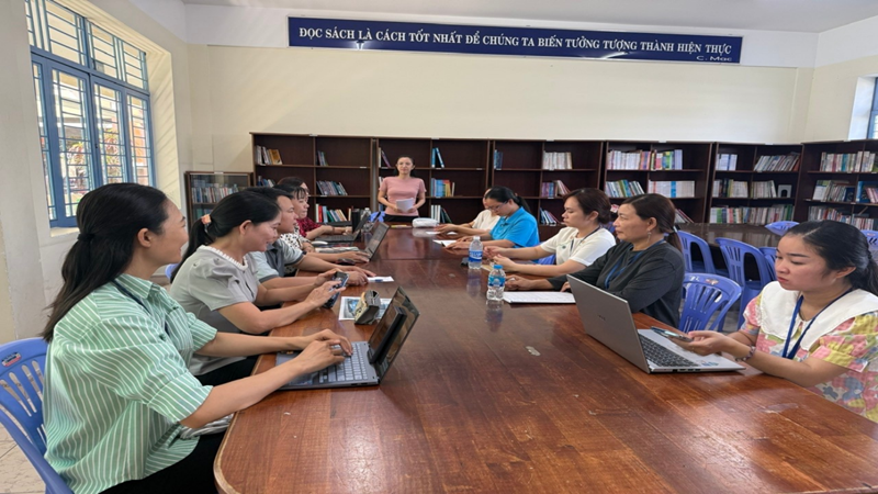 Sinh hoạt chuyên môn tháng 3 lần 1 tổ ngữ văn theo phương pháp nghiên cứu bài học