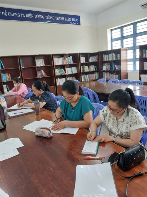 Sinh hoạt tổ chuyên môn tháng 3 lần 2 theo hướng nghiên cứu nội dung bài học cho học sinh