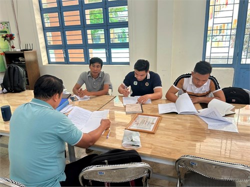 Sinh hoạt chuyên môn lần 1 tháng 5
tổ giáo dục thể chất