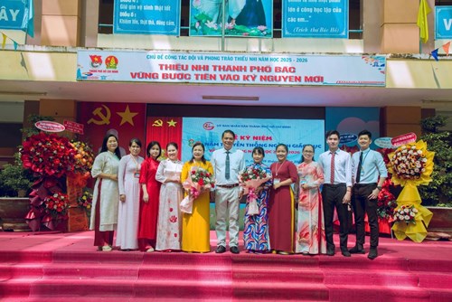 Tổ Tiếng Anh Trường THCS Bình Tân