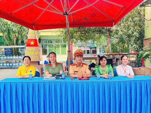 Trường THCS Bình Trị Đông tổ chức buổi sinh hoạt Cùng em vững bước - Giáo dục An toàn giao thông