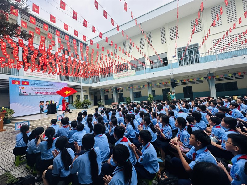 Lễ phát động chủ đề năm học 2025 – 2026: “Thiếu nhi Thành phố Bác, vững bước tiến vào kỷ nguyên mới.”