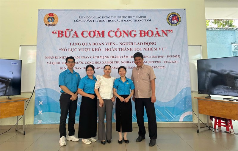 Bữa cơm Công đoàn