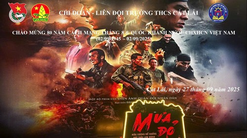 Hoạt động xem phim  mưa đỏ 