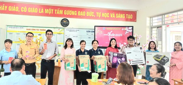 Công đoàn Trường THCS Cát Lái tổ chức gặp mặt đầu năm 2025