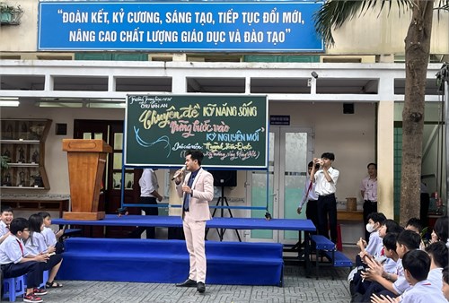 Chuyên đề kĩ năng sống “Vững bước vào Kỉ nguyên mới”