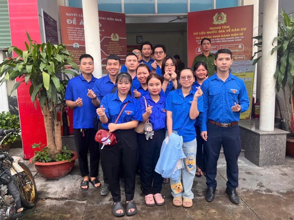 Lễ ra quân chiến dịch an ninh trật tự Tết Ất Tỵ