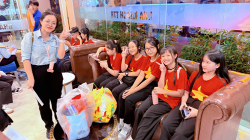 Liên đội trường THCS Đặng Trần Côn tham gia hành trình  Em yêu Tổ quốc Việt Nam” năm 2025