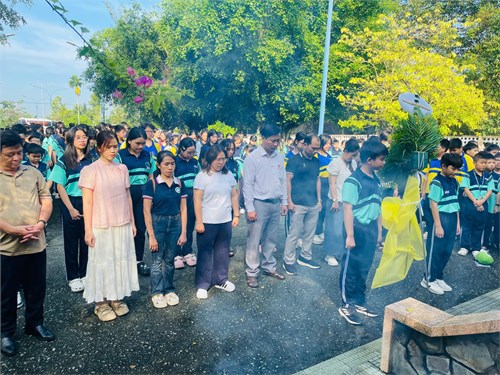 Trường THCS Đặng Trần Côn tổ chức học tập ngoại khóa và trải nghiệm hướng nghiệp cho học sinh