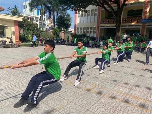 Hội thi Kéo co chào mừng kỷ niệm Ngày nhà giáo Việt Nam 20/11/2025