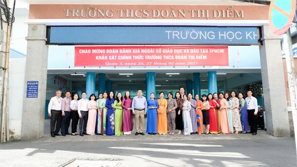 Đón đoàn kiểm định của sở giáo dục - chuẩn quốc gia