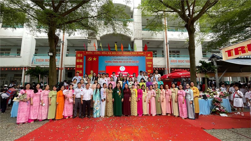 Lễ kỷ niệm 43 năm ngày nhà giáo Việt Nam 20/11/1982 - 20/11/2025