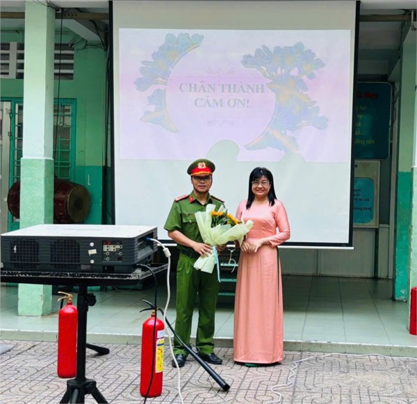 Chuyên đề môn hoạt động trải nghiệm, hướng nghiệp lớp 8; khoa học tự nhiên lớp 6 cấp trường.